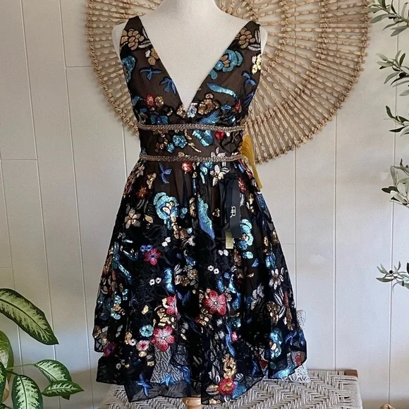 BRONX AND BANCO Paradise Fit-and-Flare Dress Size Medium New with Tags - Picture 2 of 12